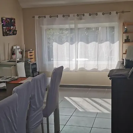 Individuelle 5 Mn Lille Centre Chr/eurasante Сasa de vacaciones *